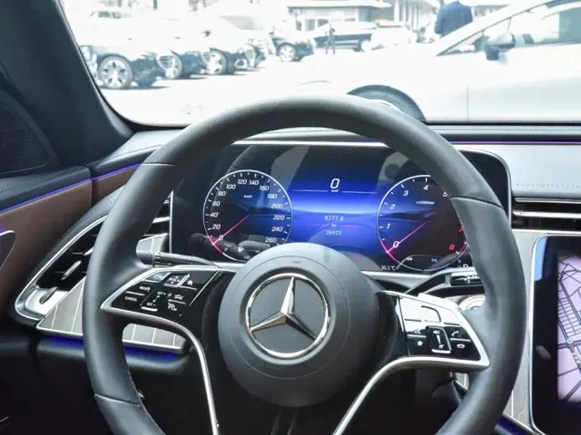 Mercedes-Benz E-Class — Фото автомобиля 17