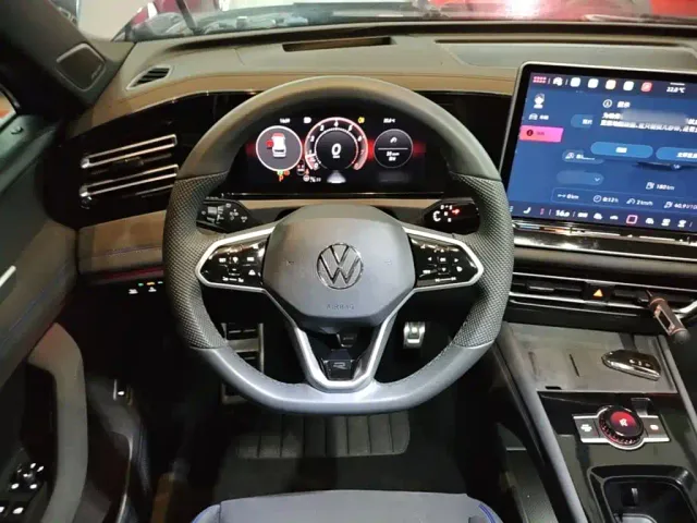 Volkswagen Tiguan L — Фото автомобиля 10