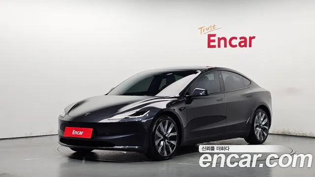 Фотография автомобиля — Tesla Model 3