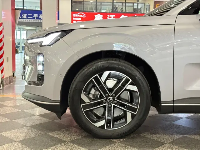 Volvo XC70 Plug-in Hybrid — Фото автомобиля 7