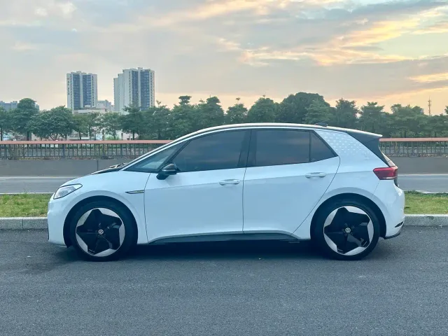 Volkswagen ID.3 — Фото автомобиля 3