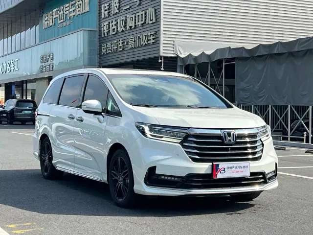 Honda Odyssey — Фото автомобиля 3