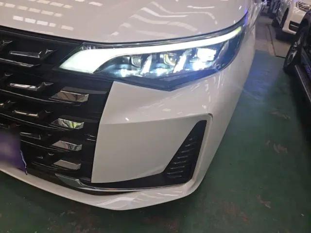 GAC Trumpchi M6 — Фото автомобиля 23