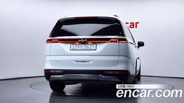 Kia Carnival Generation 4 — Фото автомобиля 4