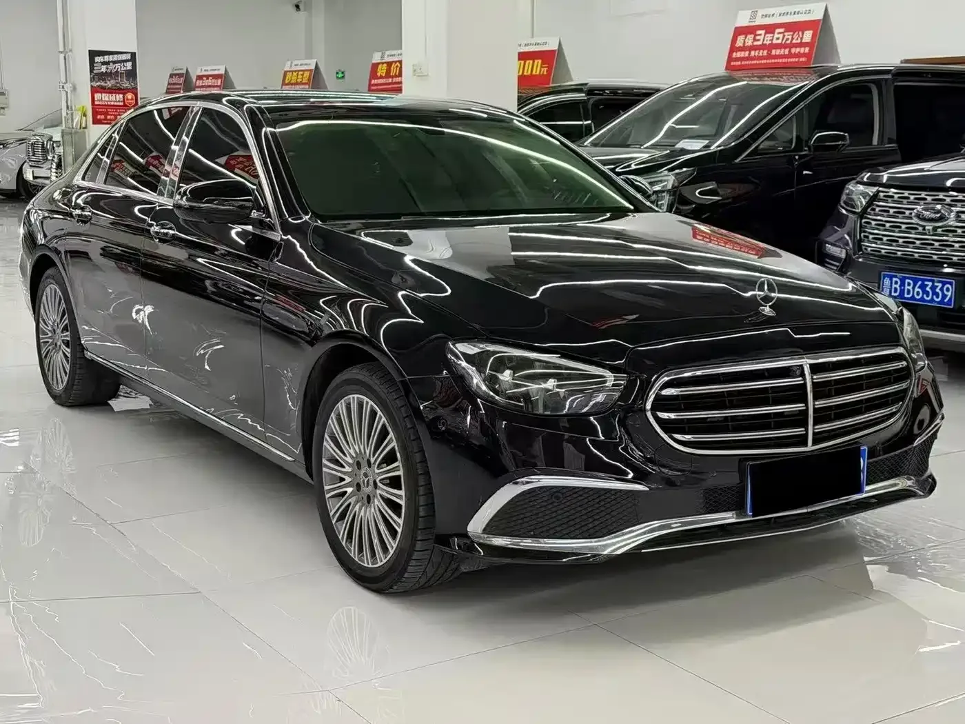 Mercedes-Benz Mercedes-Benz E-Class 2022 Facelift III E 300 L Luxury — Фото автомобиля 3