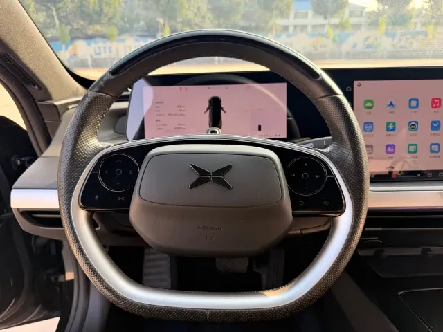 Xpeng P7 — Фото автомобиля 9