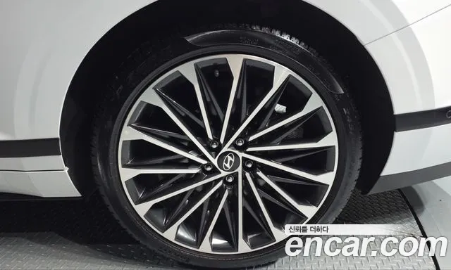 Hyundai Grandeur GN7 — Фото автомобиля 6