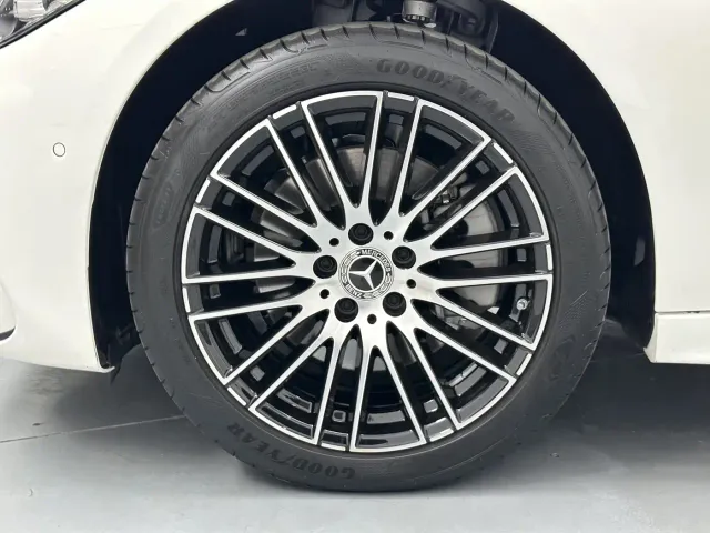 Mercedes-Benz C-Class — Фото автомобиля 24