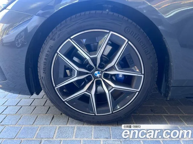 BMW 5 Series — Фото автомобиля 10
