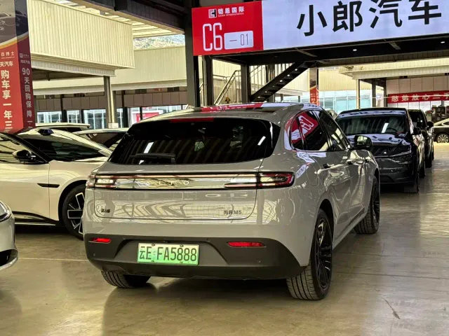 Aito M5 — Фото автомобиля 10