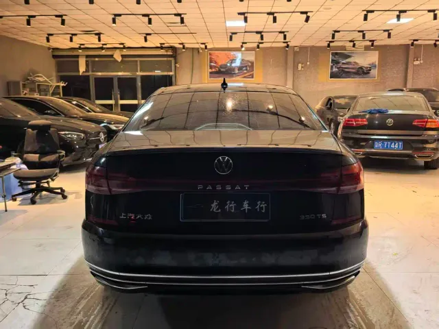 Volkswagen Passat — Фото автомобиля 16