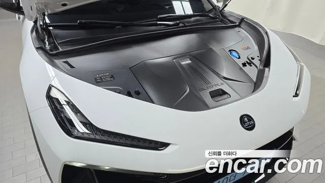 Lotus Eletre — Фото автомобиля 6