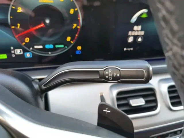 Mercedes-Benz GLE-Class — Фото автомобиля 13