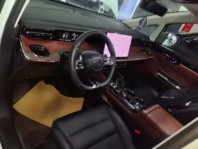 GAC Trumpchi E8 — Фото автомобиля 9