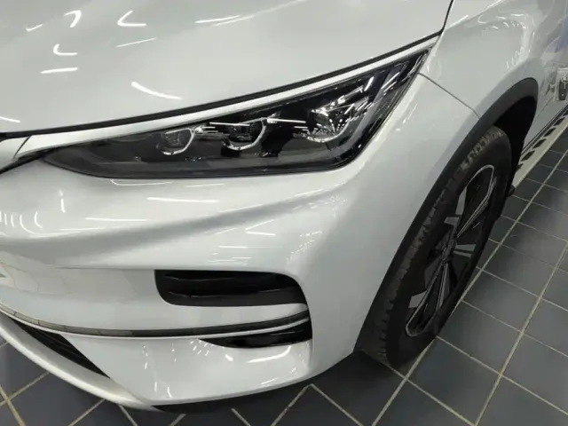 BYD Tang — Фото автомобиля 5