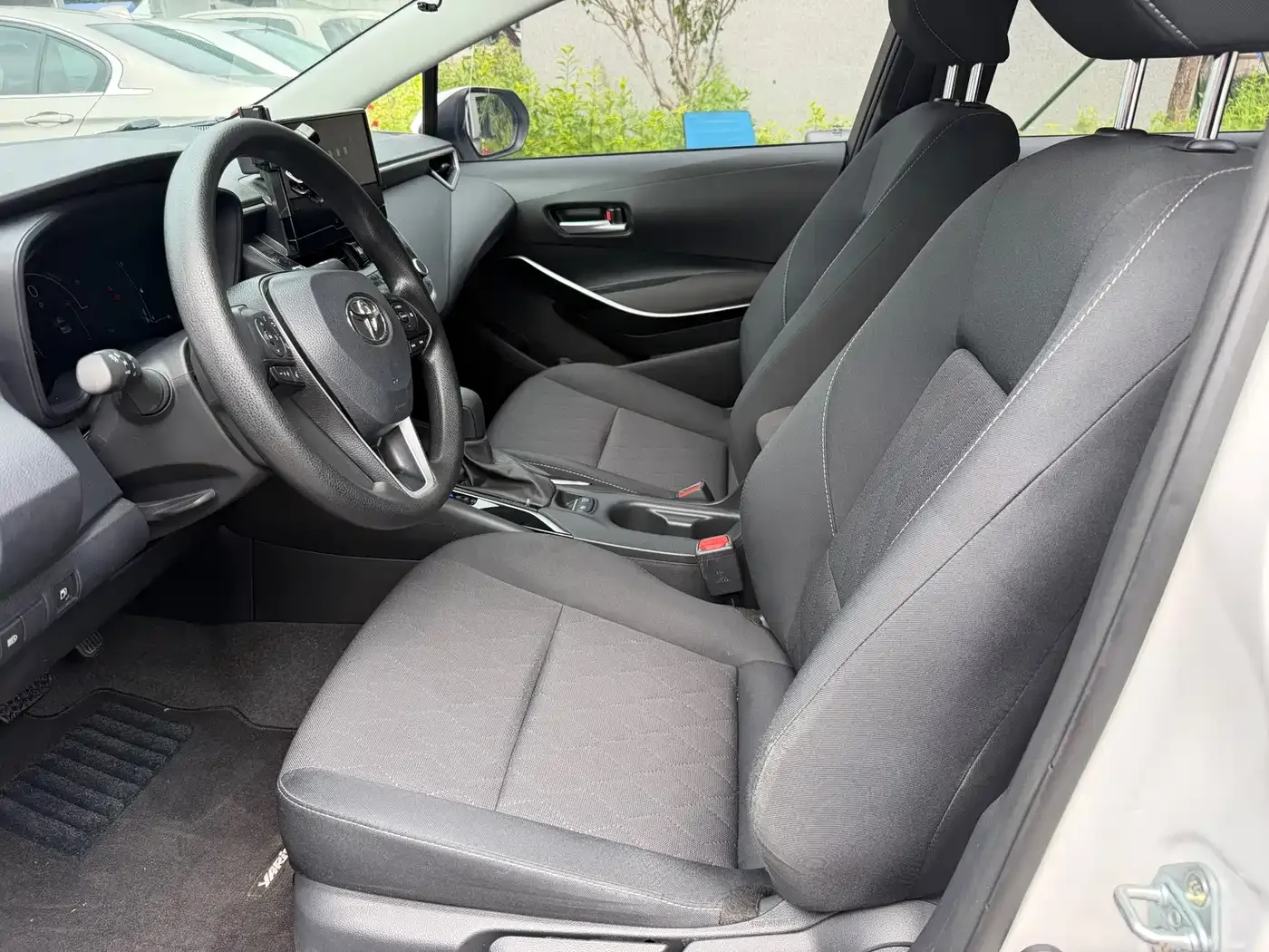 Toyota Corolla 2023 1.8L Smart Hybrid Dual Engine Pioneer Edition — Фото автомобиля 9