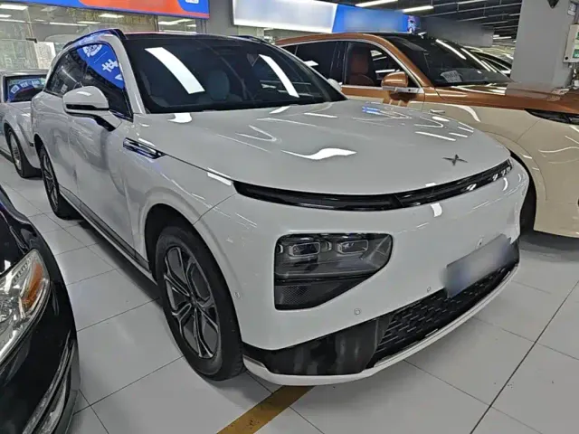 Xpeng G9 — Фото автомобиля 3