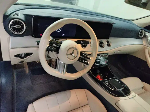 Mercedes-Benz E-Class — Фото автомобиля 2