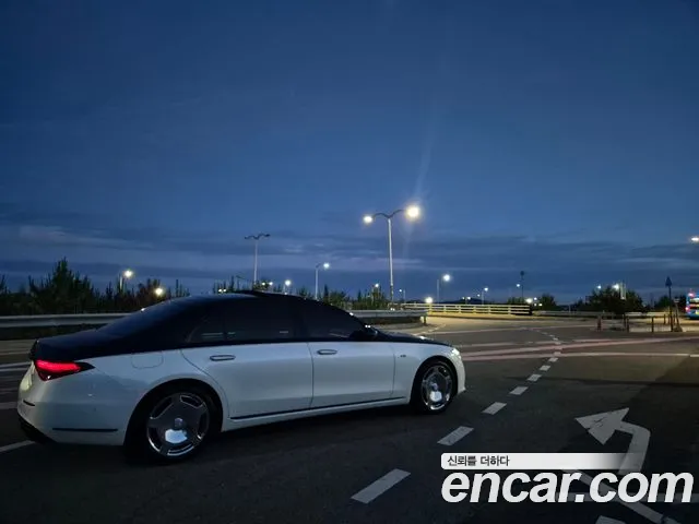 Mercedes-Benz S-Class — Фото автомобиля 16