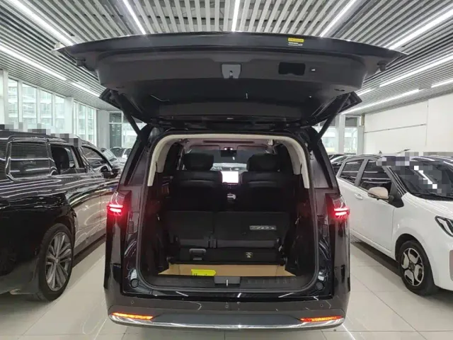 GAC Trumpchi E8 — Фото автомобиля 18