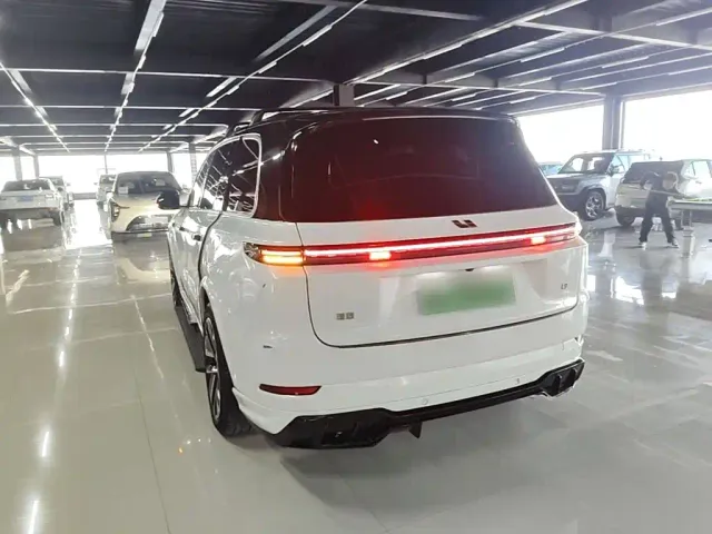 Li Auto L9 — Фото автомобиля 4