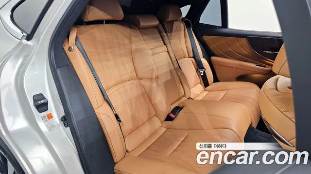 Lexus LS — Фото автомобиля 12