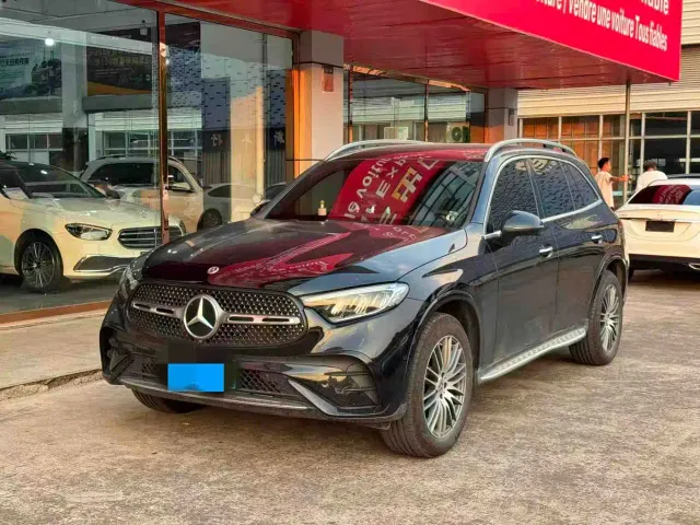 Фотография автомобиля — Mercedes-Benz GLC-Class