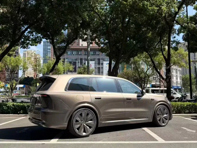 Li Auto L9 — Фото автомобиля 6