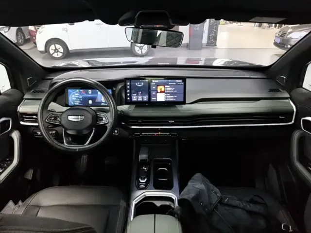 Geely Haoyue L 2023 2.0T DCT Premium Model — Фото автомобиля 5