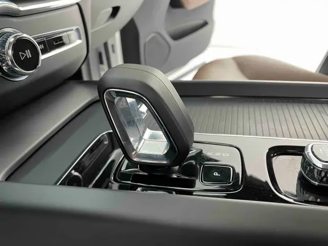 Volvo XC60 — Фото автомобиля 20
