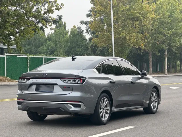 Ford Mondeo — Фото автомобиля 6