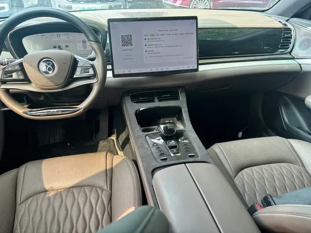 BYD Han 2025 DM-i 125KM Premium — Фото автомобиля 5