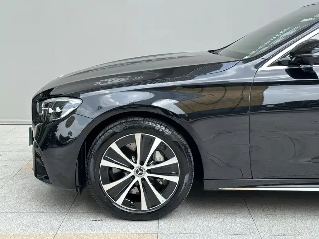 Mercedes-Benz Mercedes-Benz E-Class New Energy 2022 Facelift E 350 e L Plug-in Hybrid Sedan — Фото автомобиля 5