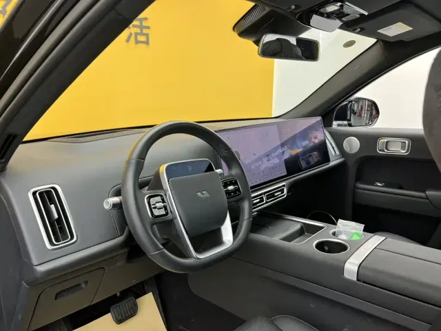 Li Auto L7 — Фото автомобиля 30