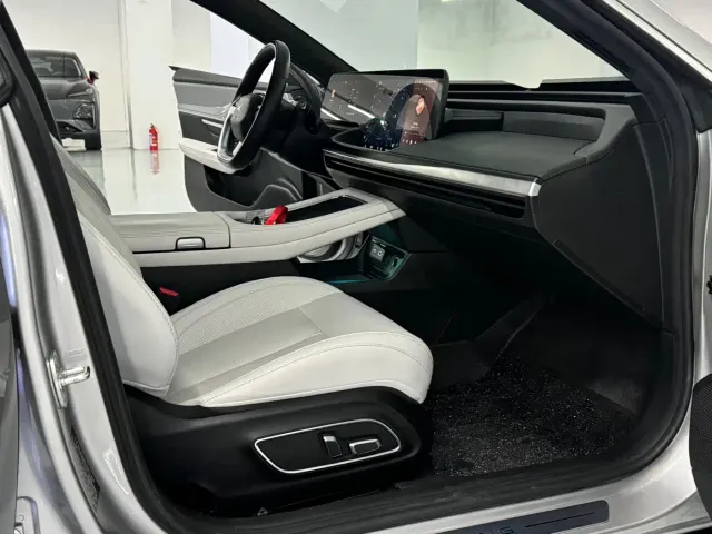 Xpeng P7 — Фото автомобиля 11