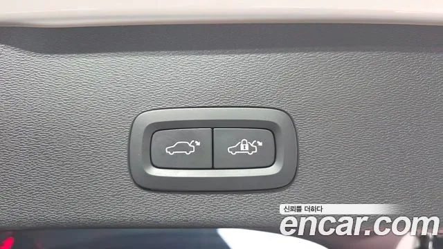 Volvo C40 Recharge — Фото автомобиля 27