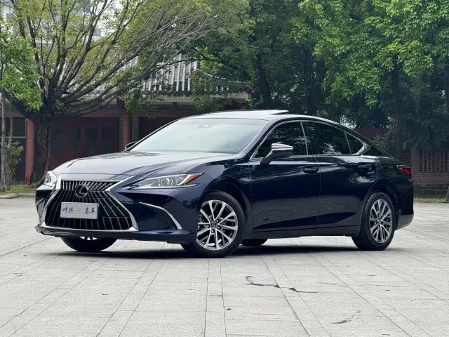 Lexus Lexus ES 2023 200 Excellence Edition — Фото автомобиля 2
