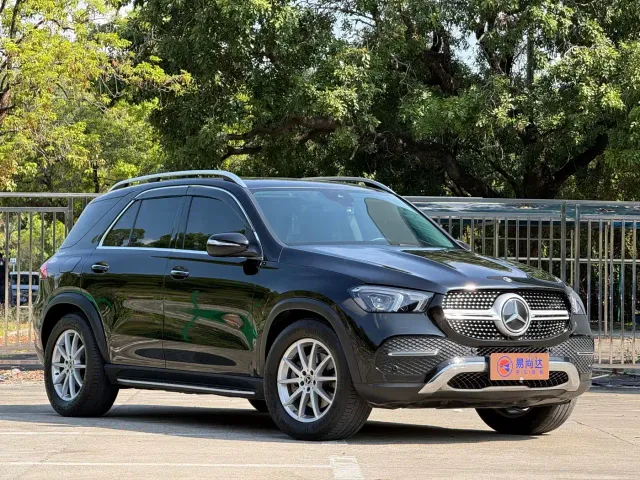 Mercedes-Benz GLE-Class — Фото автомобиля 3