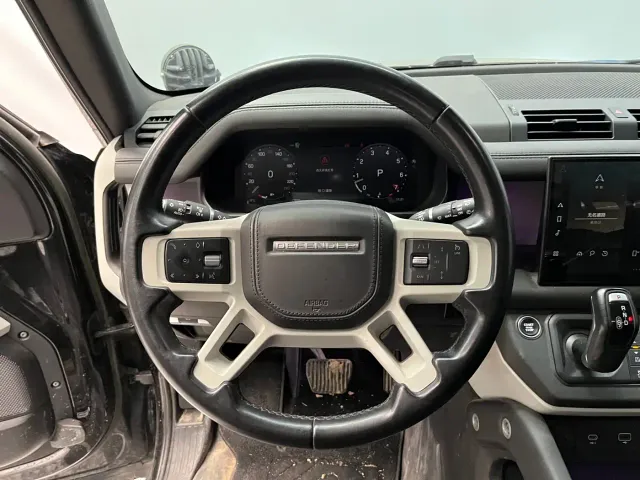 Land Rover Defender — Фото автомобиля 8