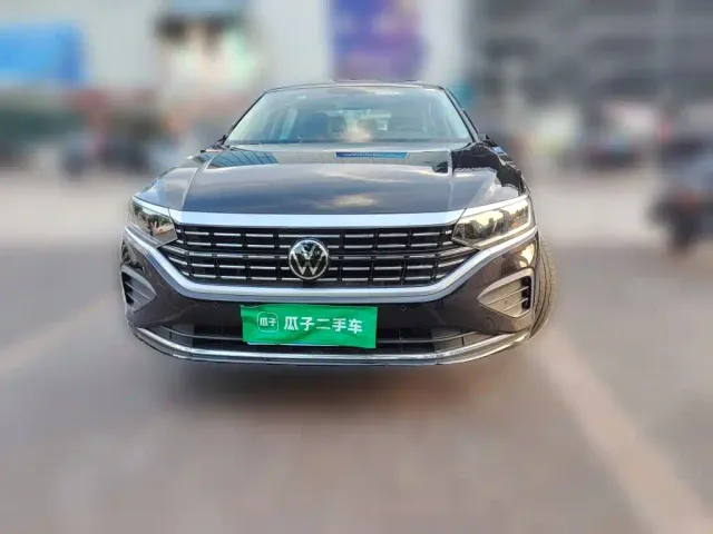Volkswagen Passat — Фото автомобиля 2