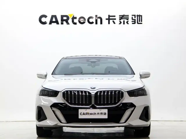 BMW 5 Series — Фото автомобиля 3