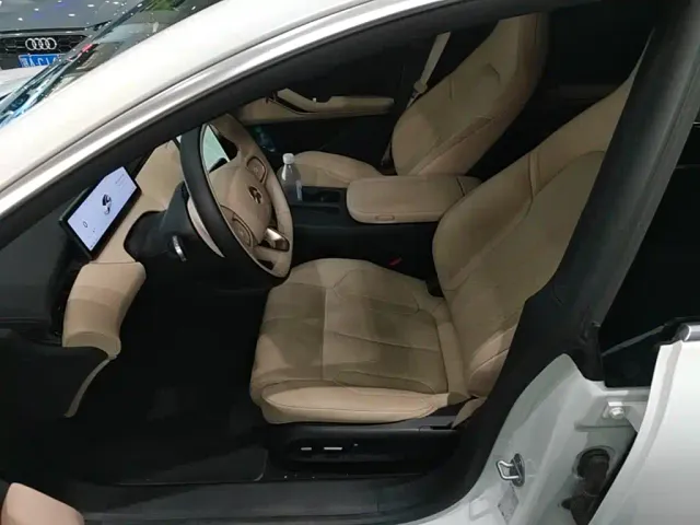 Nio ET5 Touring — Фото автомобиля 10