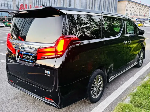 Toyota Alphard — Фото автомобиля 17