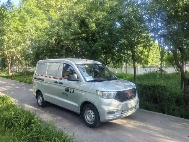 Wuling Hongguang V — Фото автомобиля 5