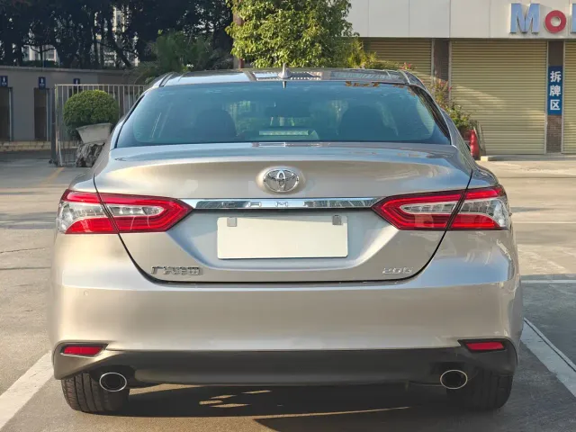 Toyota Camry — Фото автомобиля 7