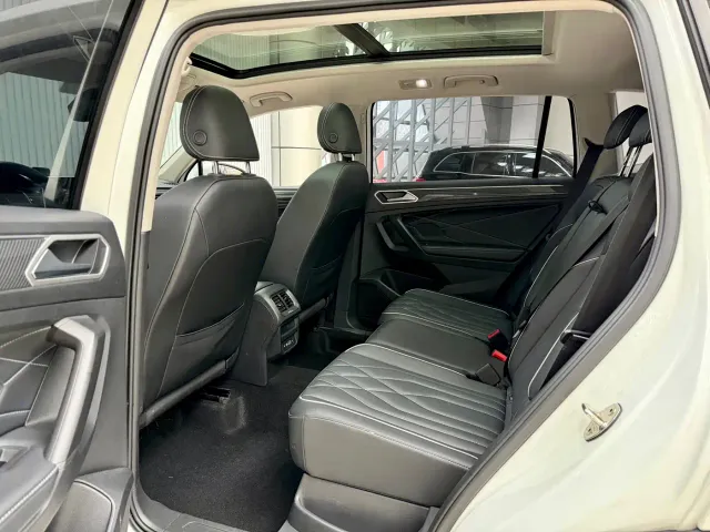 Volkswagen Tiguan L — Фото автомобиля 30
