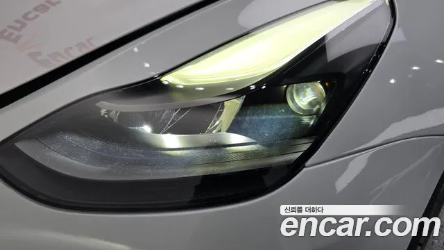 Tesla Model 3 — Фото автомобиля 7