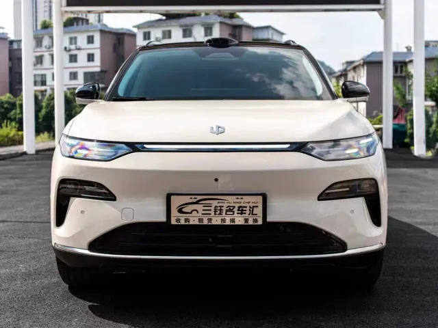 Leapmotor C11 — Фото автомобиля 2
