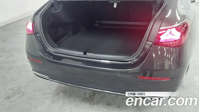 Mercedes-Benz E-Class E-класс W214 E300 4MATIC Exclusive — Фото автомобиля 11