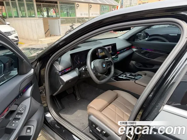 BMW 5-Series — Фото автомобиля 22